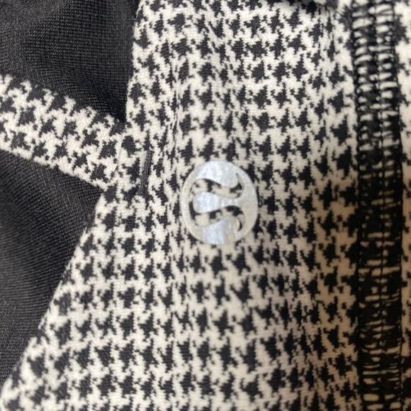 Lululemon Energy Sports Bra strappy cross back in houndstooth black/white Sz 2 - Picture 4 of 5